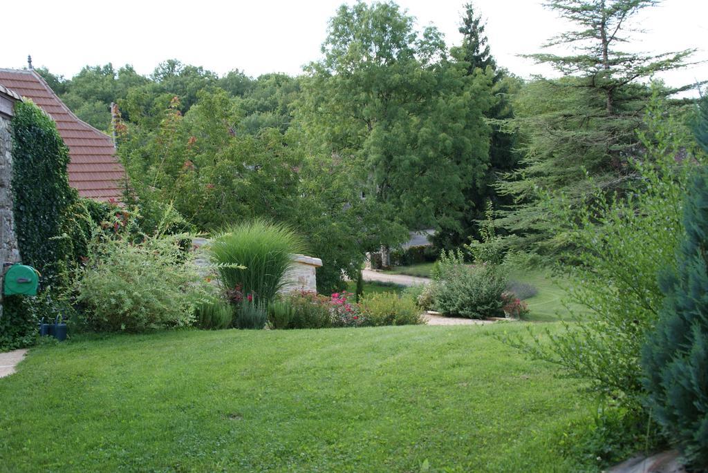 Bed and Breakfast Au Mas De Gamet Théminettes Esterno foto