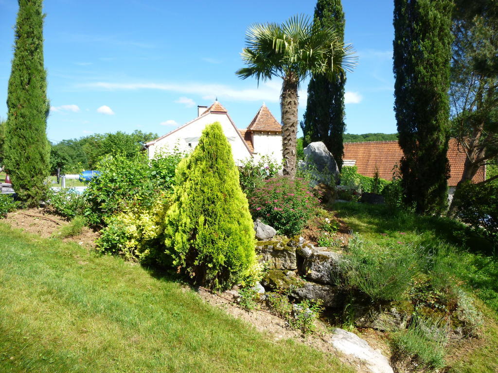 Bed and Breakfast Au Mas De Gamet Théminettes Esterno foto