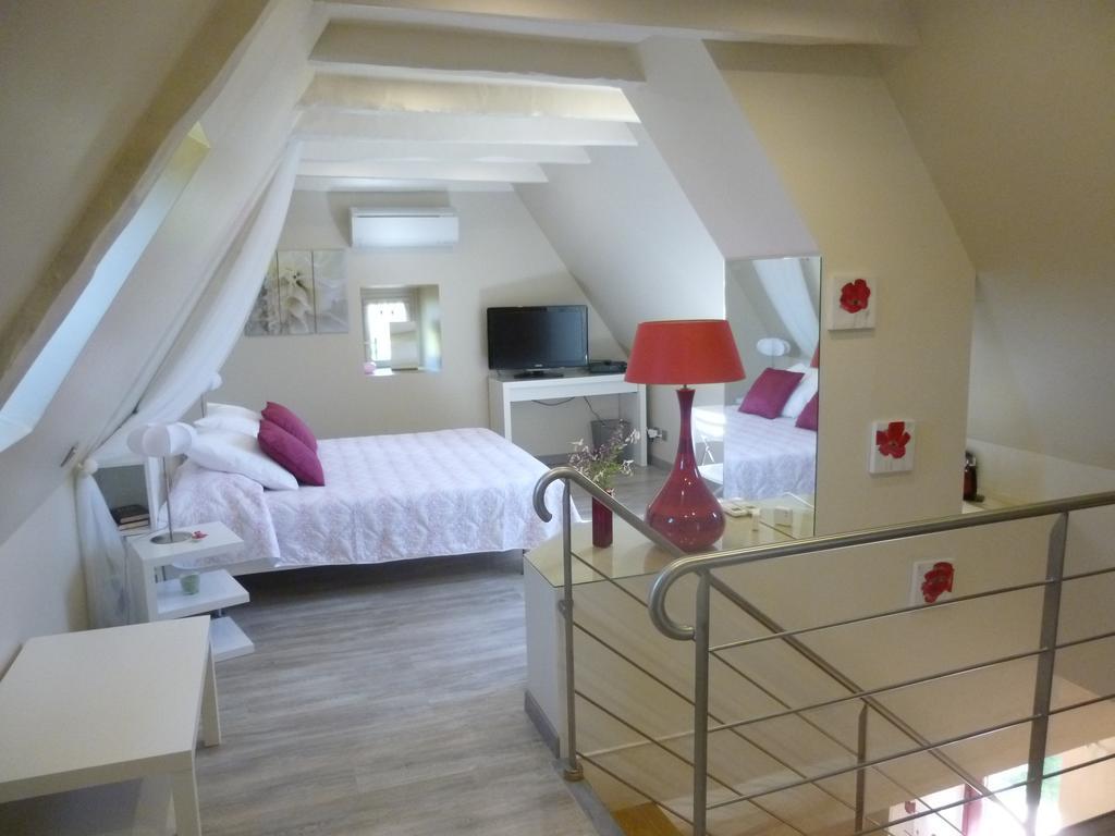 Bed and Breakfast Au Mas De Gamet Théminettes Esterno foto